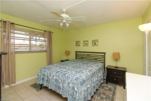 175 Turtle Lake CT 111, Naples, FL 34105