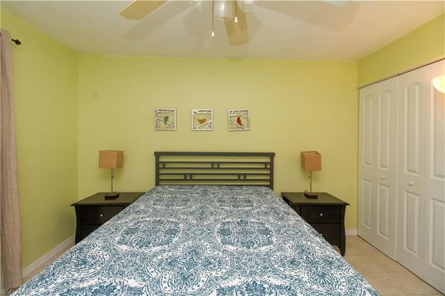175 Turtle Lake CT 111, Naples, FL 34105
