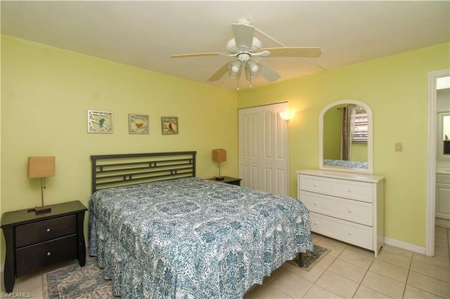 175 Turtle Lake CT 111, Naples, FL 34105