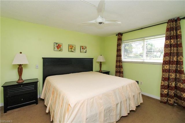 175 Turtle Lake CT 111, Naples, FL 34105