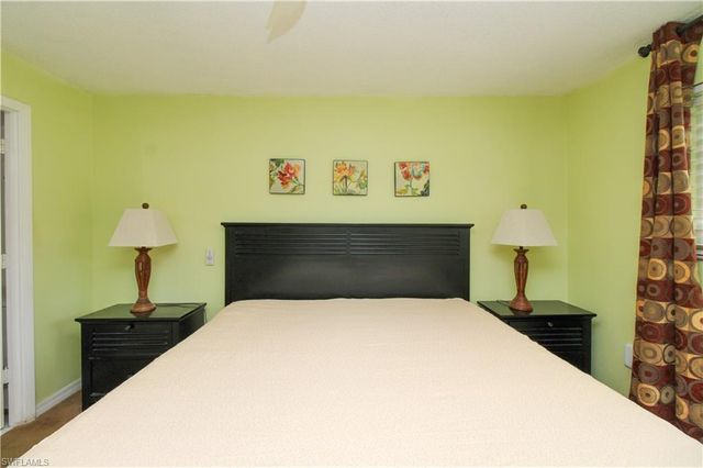 175 Turtle Lake CT 111, Naples, FL 34105