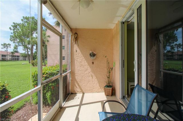 175 Turtle Lake CT 111, Naples, FL 34105