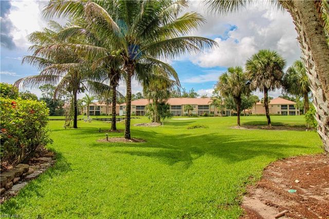 175 Turtle Lake CT 111, Naples, FL 34105