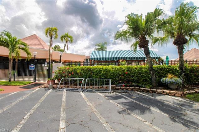 175 Turtle Lake CT 111, Naples, FL 34105