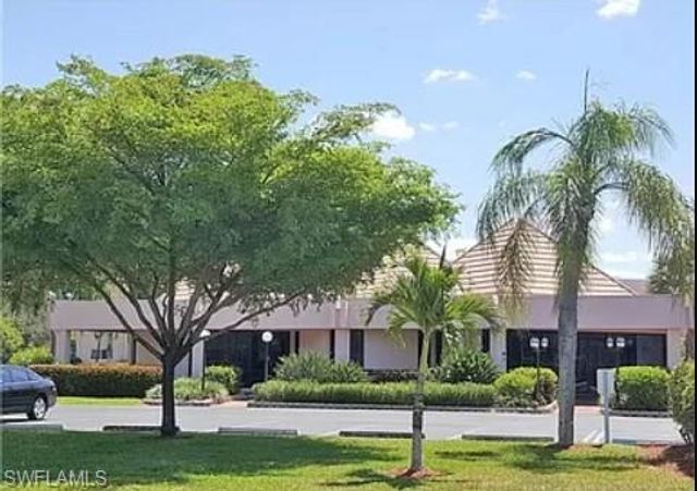 175 Turtle Lake CT 111, Naples, FL 34105