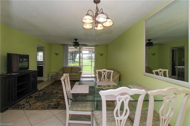 175 Turtle Lake CT 111, Naples, FL 34105