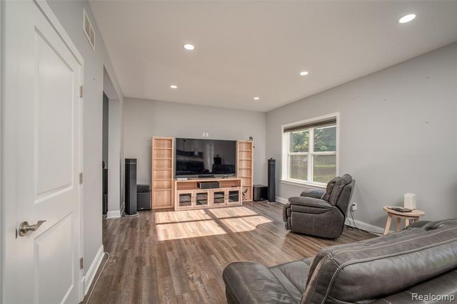 11913 Tuttle Hill Road, Willis, MI 48191