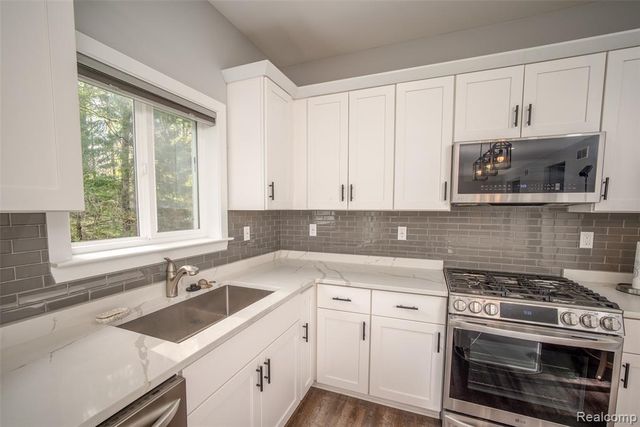 11913 Tuttle Hill Road, Willis, MI 48191