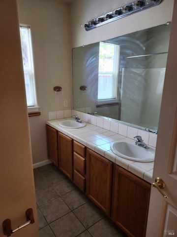 464 Beltrami Dr, Ukiah, CA 95482