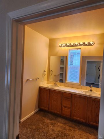 464 Beltrami Dr, Ukiah, CA 95482