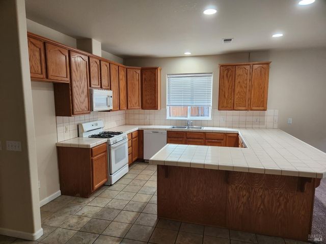 464 Beltrami Dr, Ukiah, CA 95482