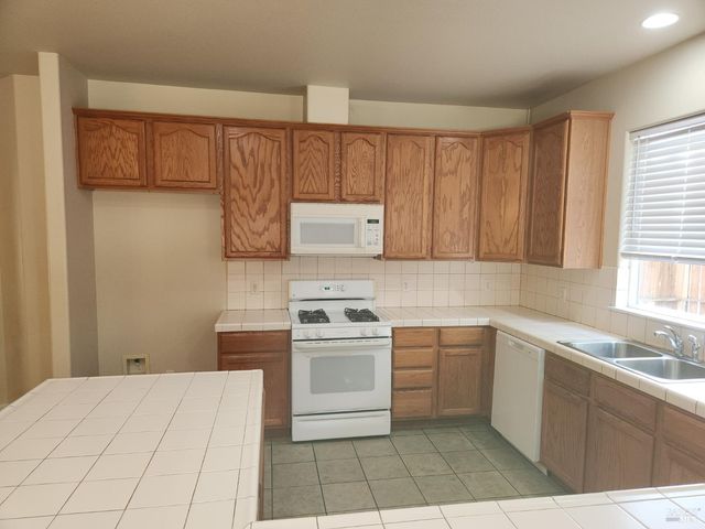 464 Beltrami Dr, Ukiah, CA 95482