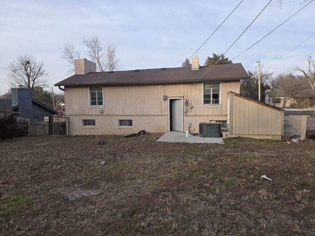 3715 Lavon St, Wichita, KS 67208