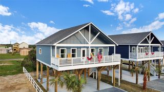1029 Sunset Circle E, Crystal Beach, TX 77650