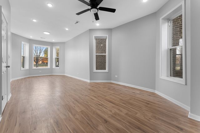 736 N Sawyer Avenue, Chicago, IL 60624