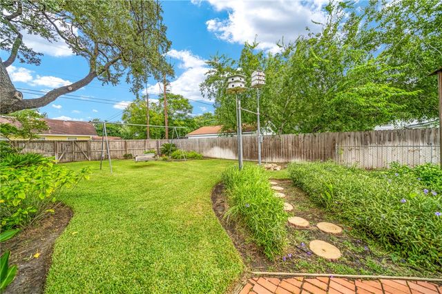 330 W Henrietta Ave, Kingsville, TX 78363