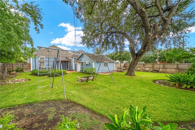 330 W Henrietta Ave, Kingsville, TX 78363