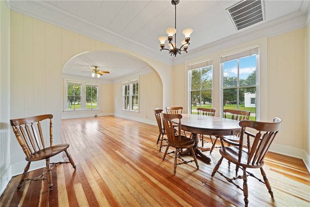 330 W Henrietta Ave, Kingsville, TX 78363