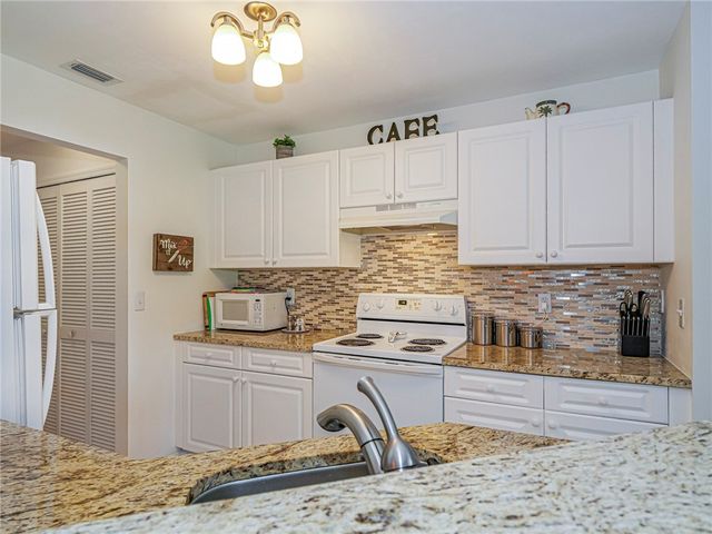 235 Grand Royale Circle 104, Vero Beach, FL 32962