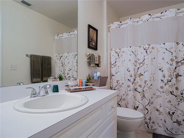 235 Grand Royale Circle 104, Vero Beach, FL 32962