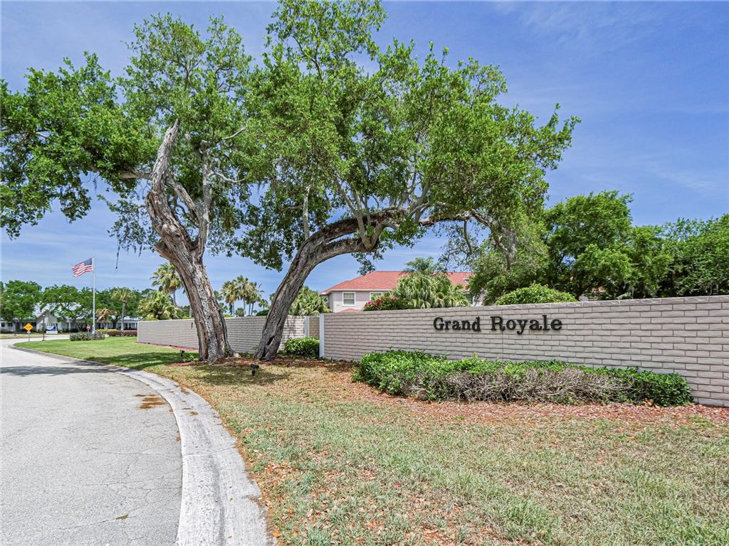 235 Grand Royale Circle 104, Vero Beach, FL 32962