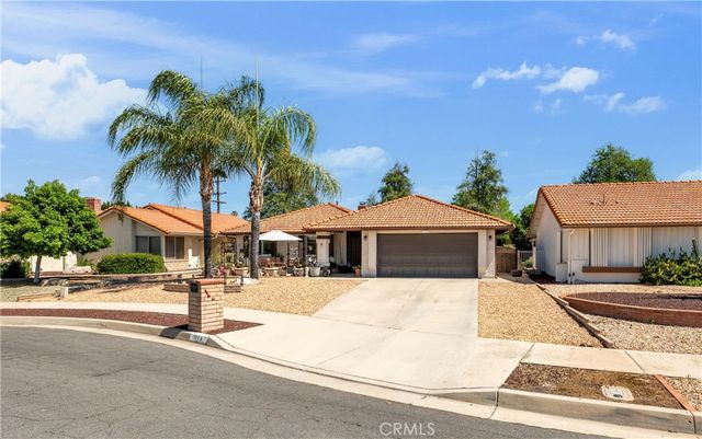 1114 Bottle Tree, Hemet, CA 92545