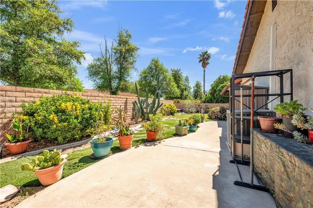 1114 Bottle Tree, Hemet, CA 92545