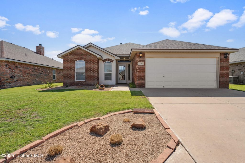 3407 Oakridge Avenue, Lubbock, TX 79407