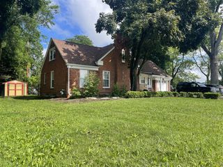 27551 Goldengate Drive, Lathrup Village, MI 48076