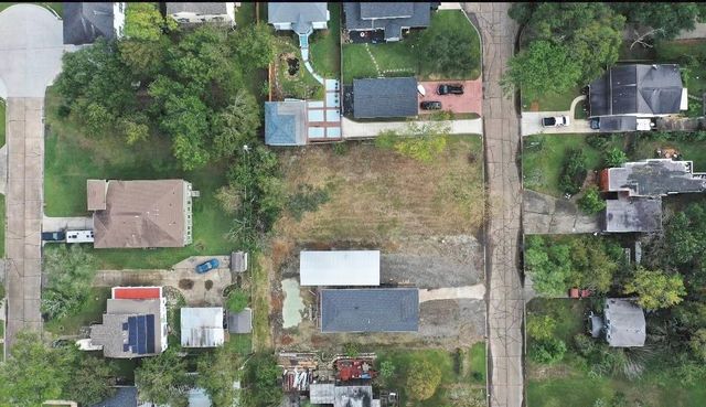 211 N Forrest Avenue, La Porte, TX 77571