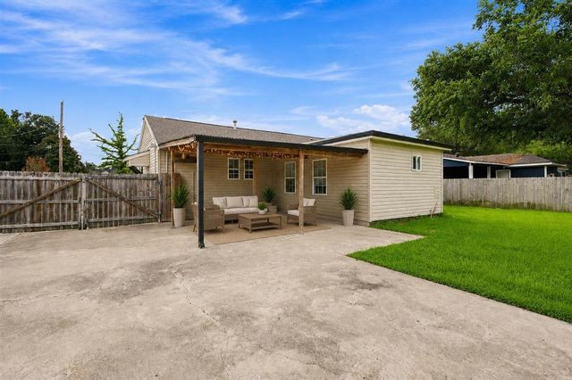 3820 Vanderbilt Street, Lake Charles, LA 70607