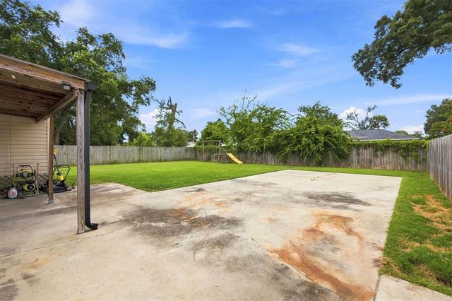 3820 Vanderbilt Street, Lake Charles, LA 70607