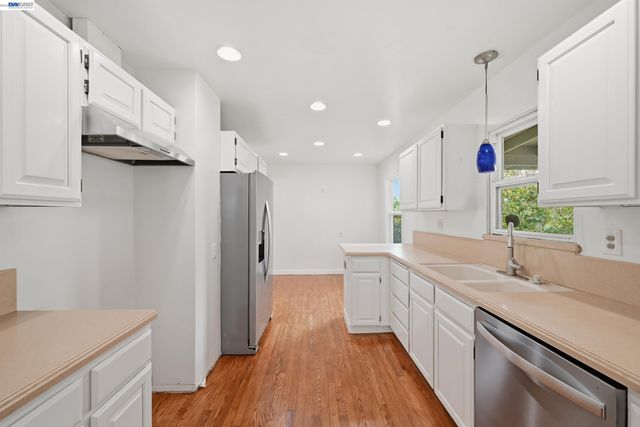 17119 Rolando Ave, Castro Valley, CA 94546