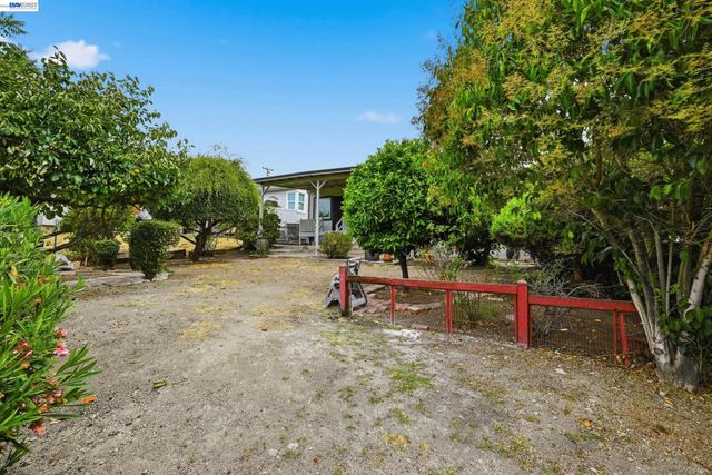17119 Rolando Ave, Castro Valley, CA 94546