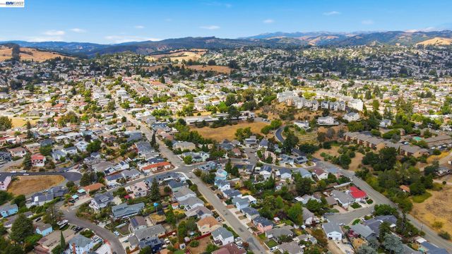 17119 Rolando Ave, Castro Valley, CA 94546
