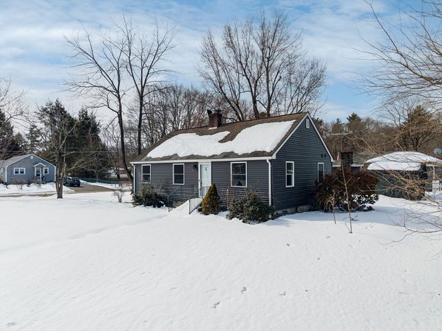 140 Slumber Ln, Springfield, MA 01128