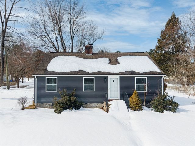 140 Slumber Ln, Springfield, MA 01128