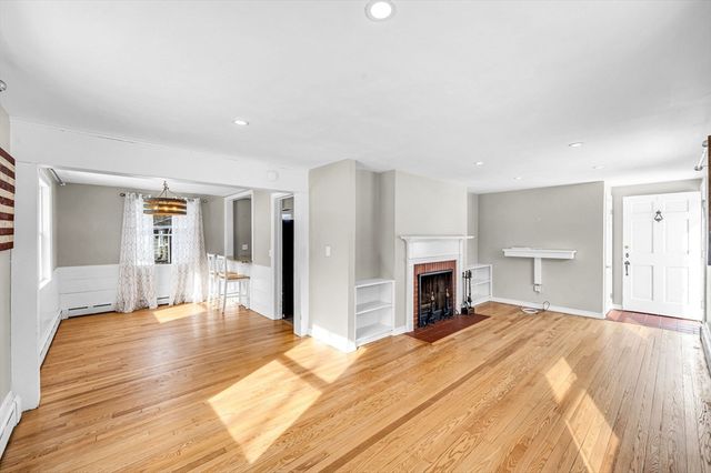 140 Slumber Ln, Springfield, MA 01128