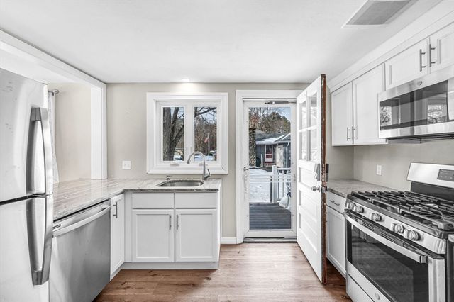 140 Slumber Ln, Springfield, MA 01128