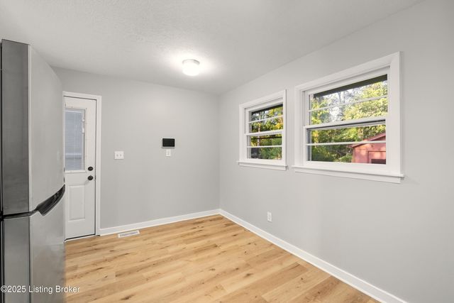 11208 Blue Lick Rd, Louisville, KY 40229