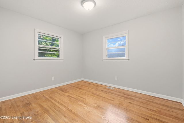 11208 Blue Lick Rd, Louisville, KY 40229