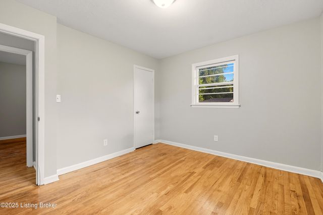 11208 Blue Lick Rd, Louisville, KY 40229