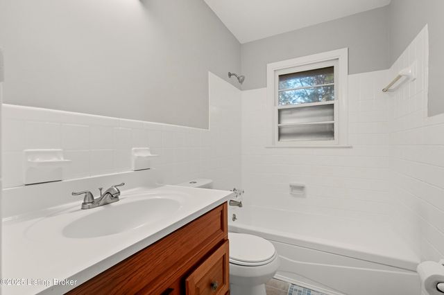 11208 Blue Lick Rd, Louisville, KY 40229