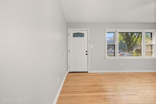 11208 Blue Lick Rd, Louisville, KY 40229