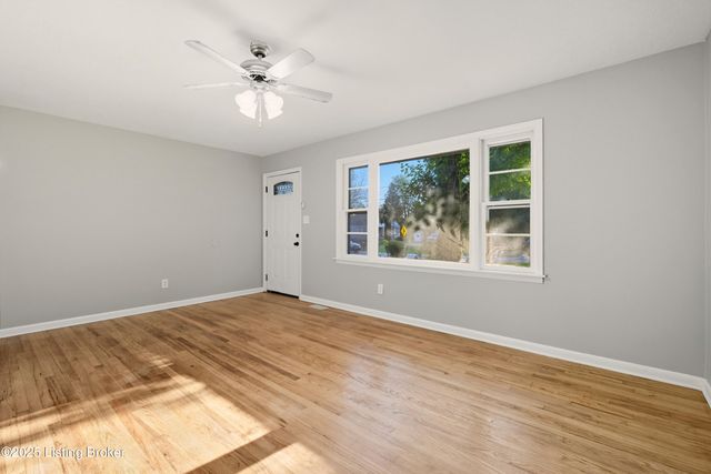 11208 Blue Lick Rd, Louisville, KY 40229