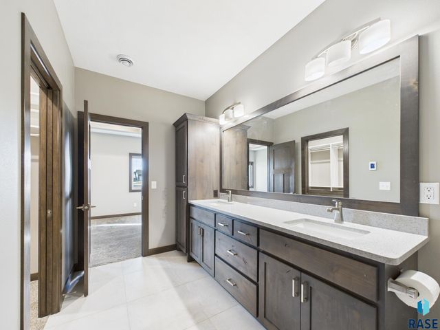 301 Granite Ave Avenue, Tea, SD 57064