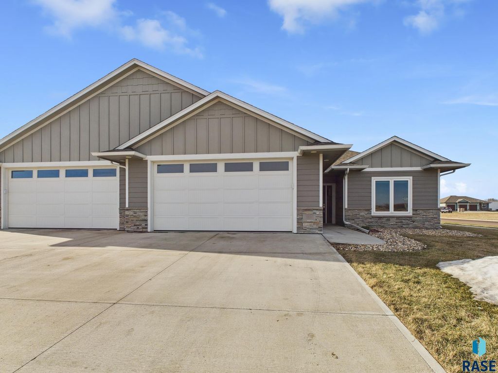301 Granite Ave Avenue, Tea, SD 57064