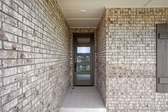 13656 S 21st Street E, Bixby, OK 74008