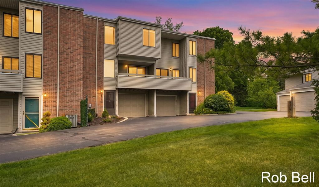 6223 Acropolis Drive 49, Grand Rapids, MI 49546