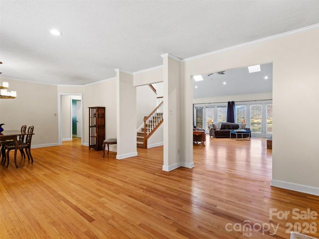 126 Hillcrest Drive, Barnardsville, NC 28709